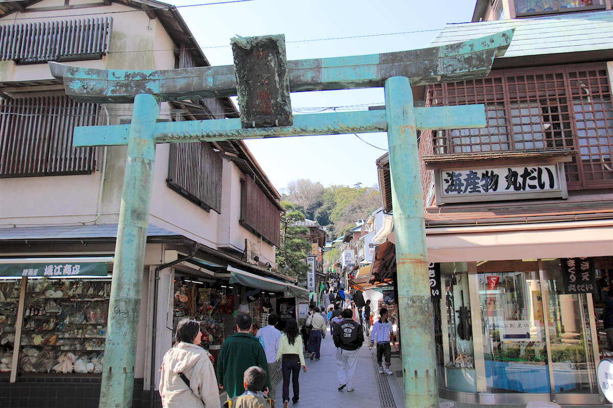 青銅の鳥居