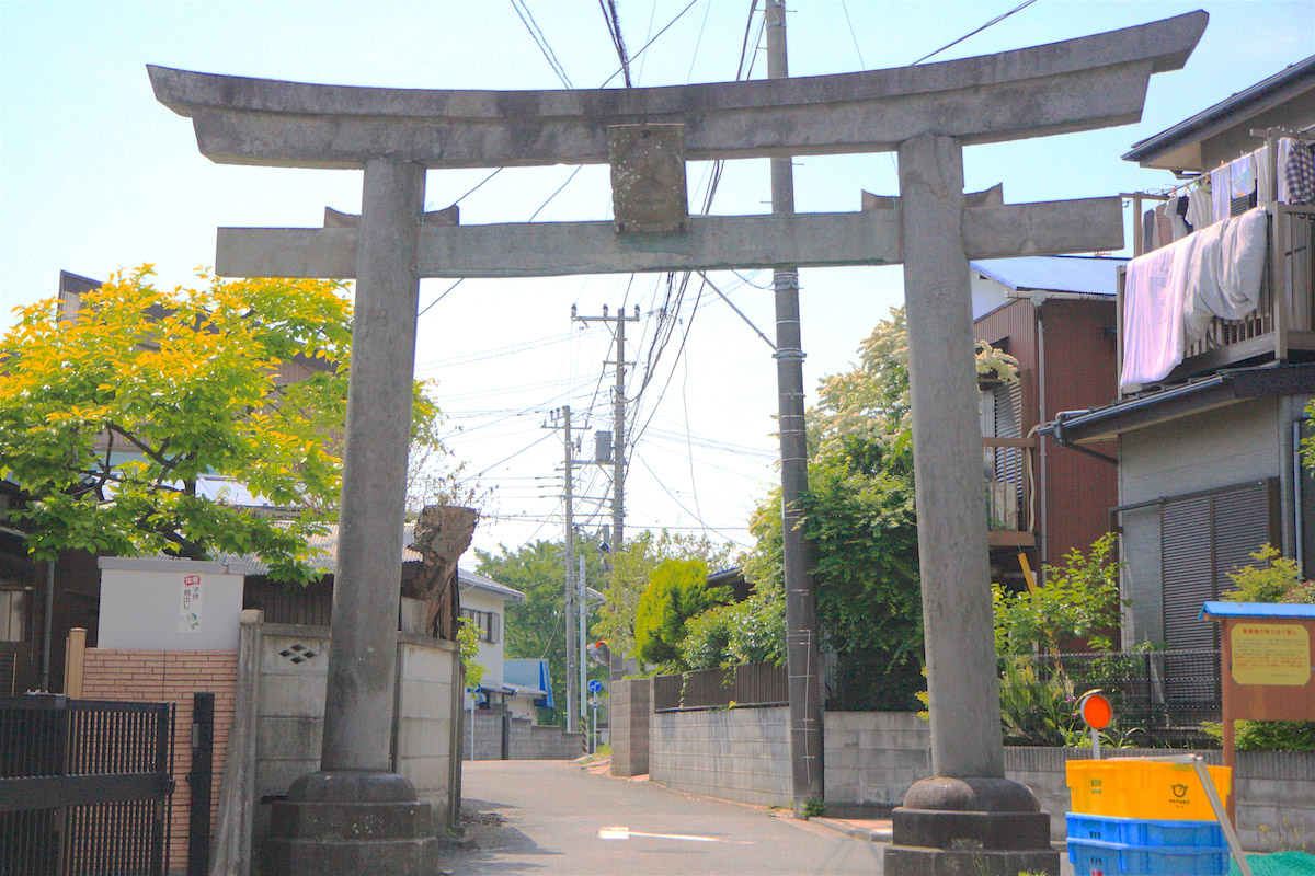 四ツ谷不動・大山の鳥居